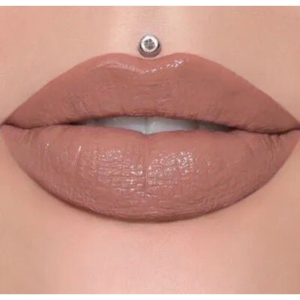 Jeffree Star Cosmetics - Supreme Gloss (House Tour)